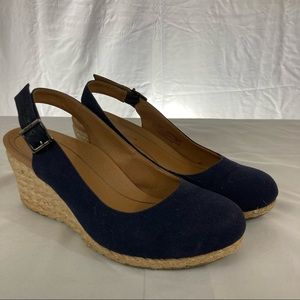 Vionic navy canvas Aruba Coralina slingback wedges - size 8 - 2.5” heel